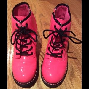 Hot pink girls ankle zip up boot